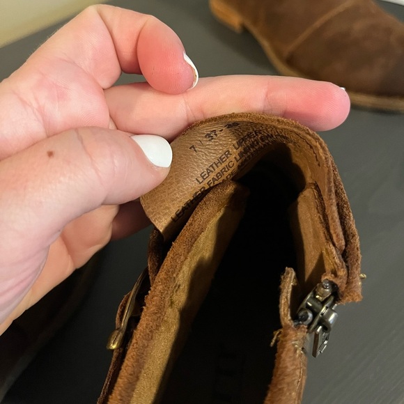 Born Moraga Suede Bootie NWOB - Picture 10 of 11